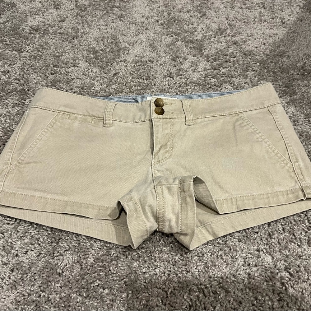 American Eagle khaki shortie shorts